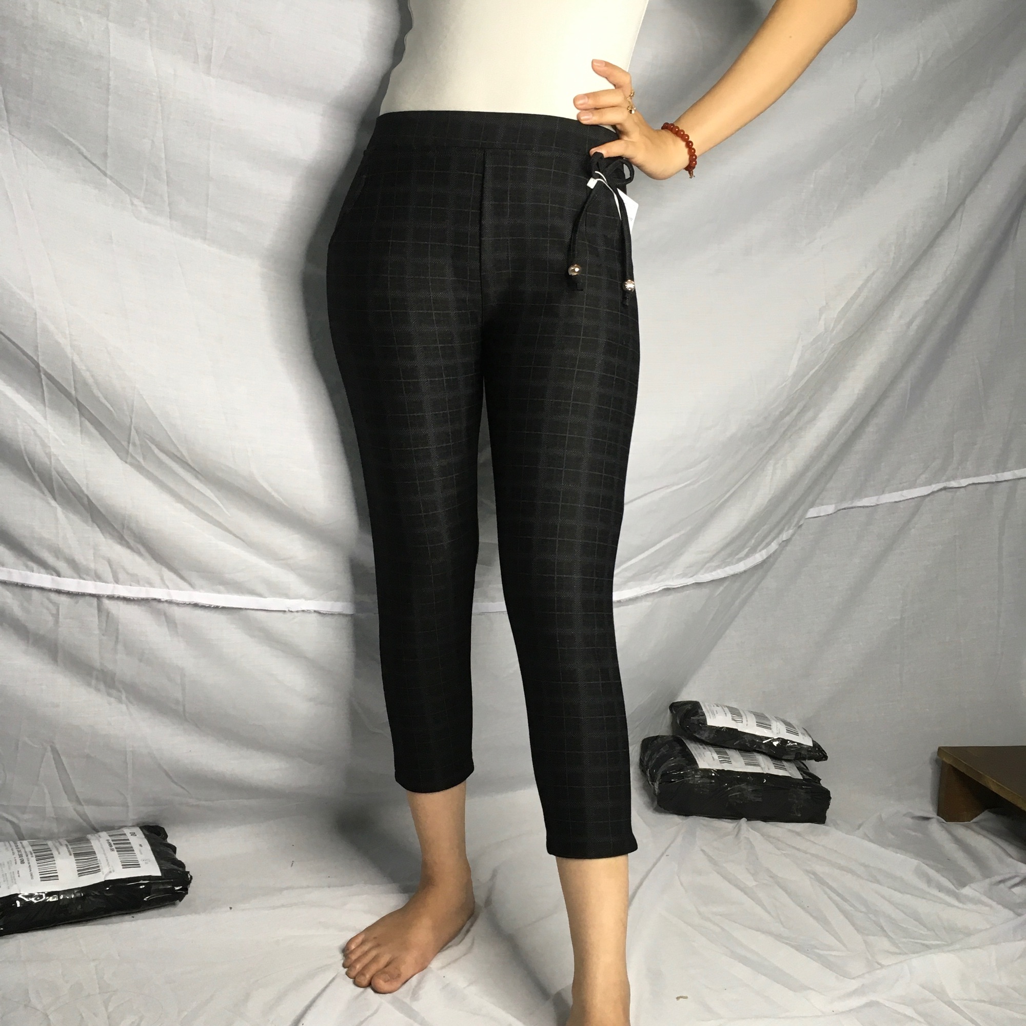 [HCM]Quần lửng sọc karo dài 75cm size 40-65kg(khách mua coi phần mô tả dùm shop nhé)