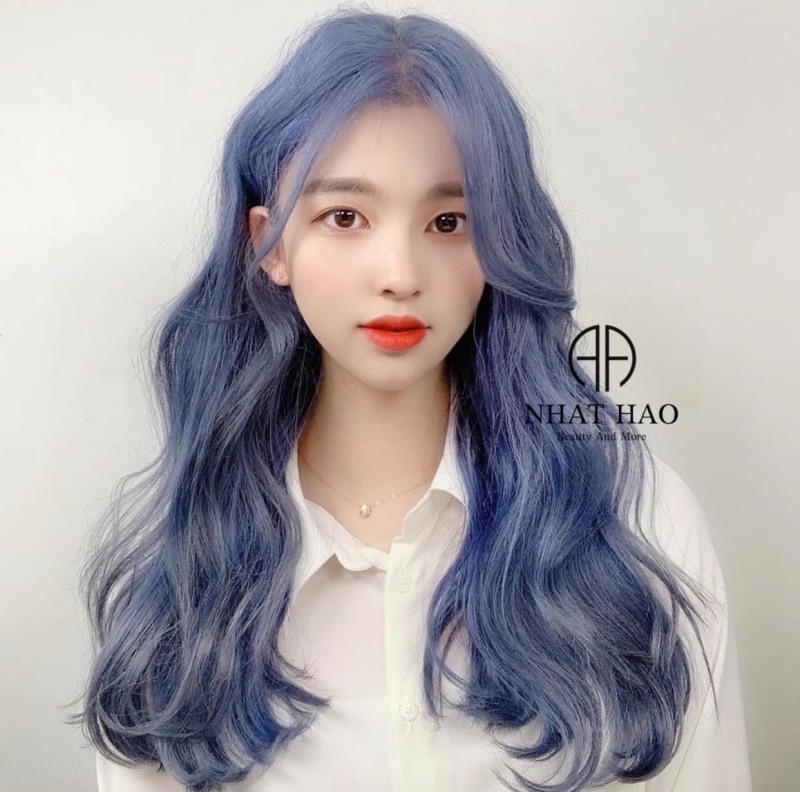 10 kiểu tóc highlight màu xanh dương sành điệu, thu hút