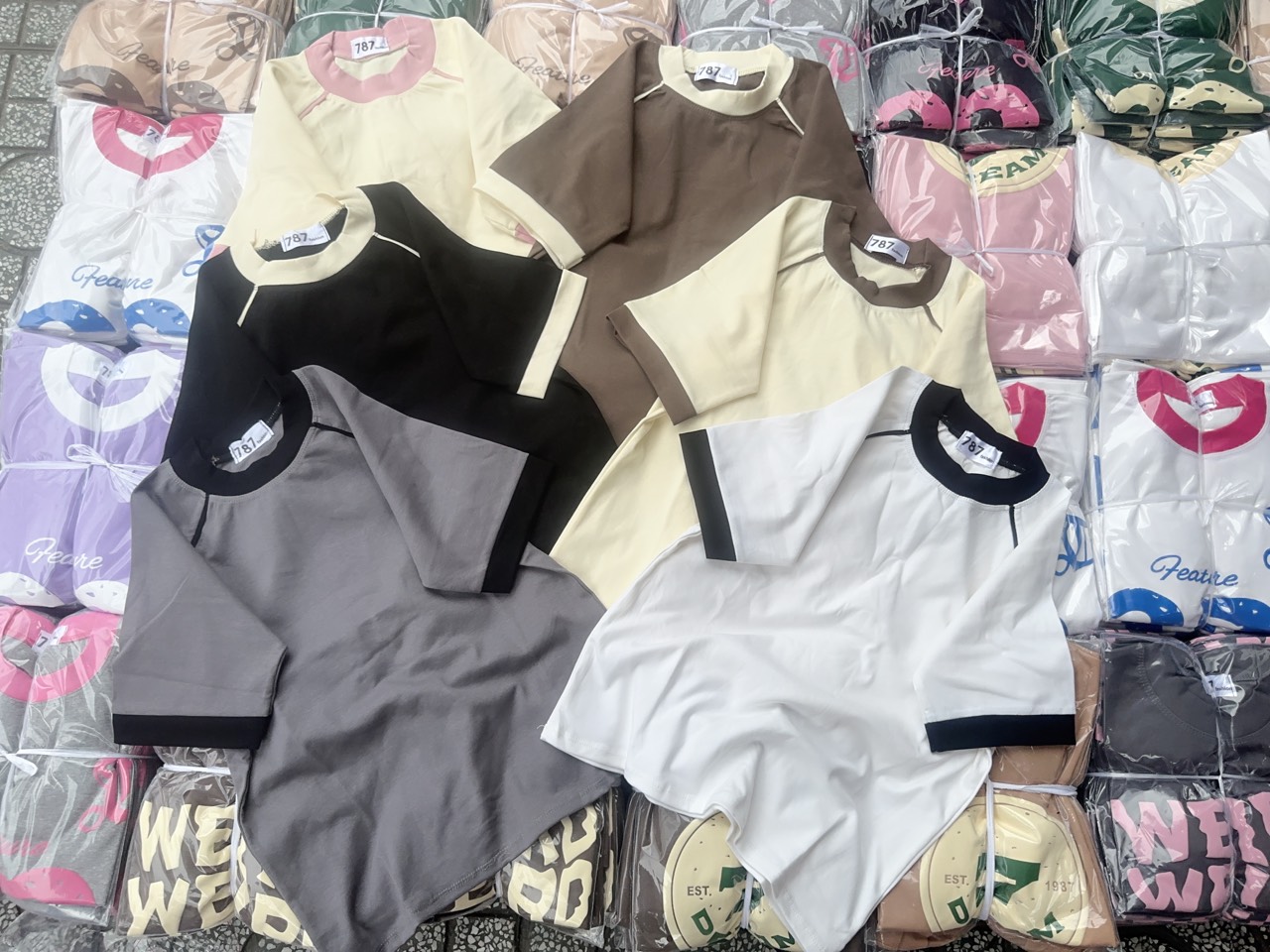 Áo thun nữ dáng ôm nhẹ babytee một sọc trước ( mã một sọc viền 787 )
