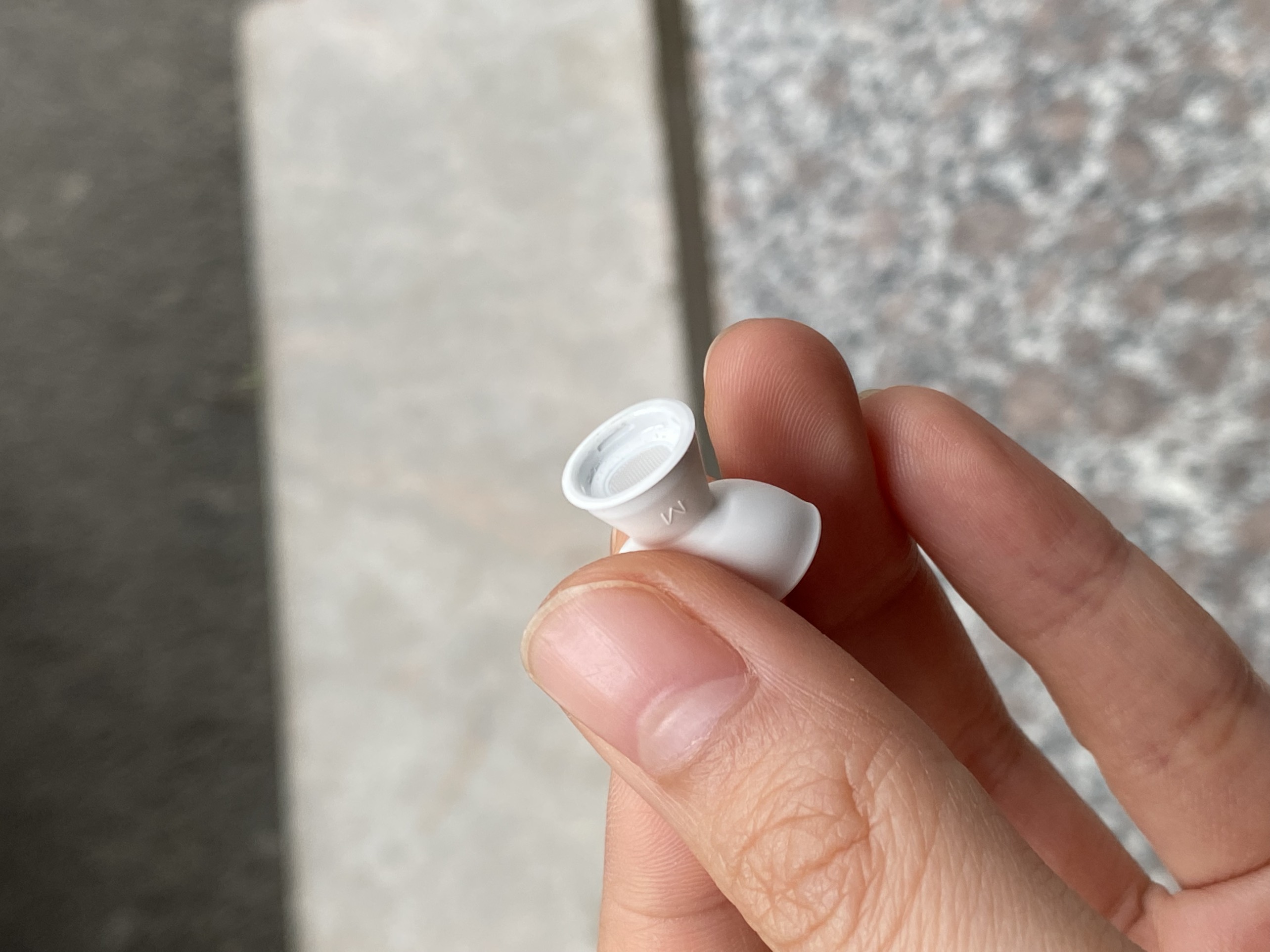 Núm (Tips) - Thay thế cho AirPods Pro