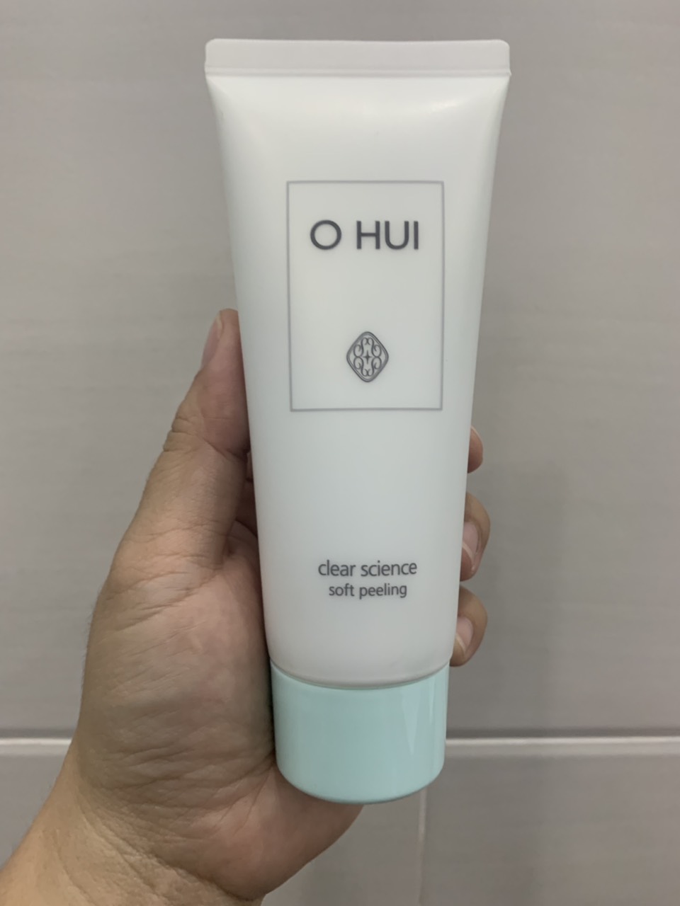 [HCM]Tẩy tế bào chết ohui clear science soft peeling 100ml