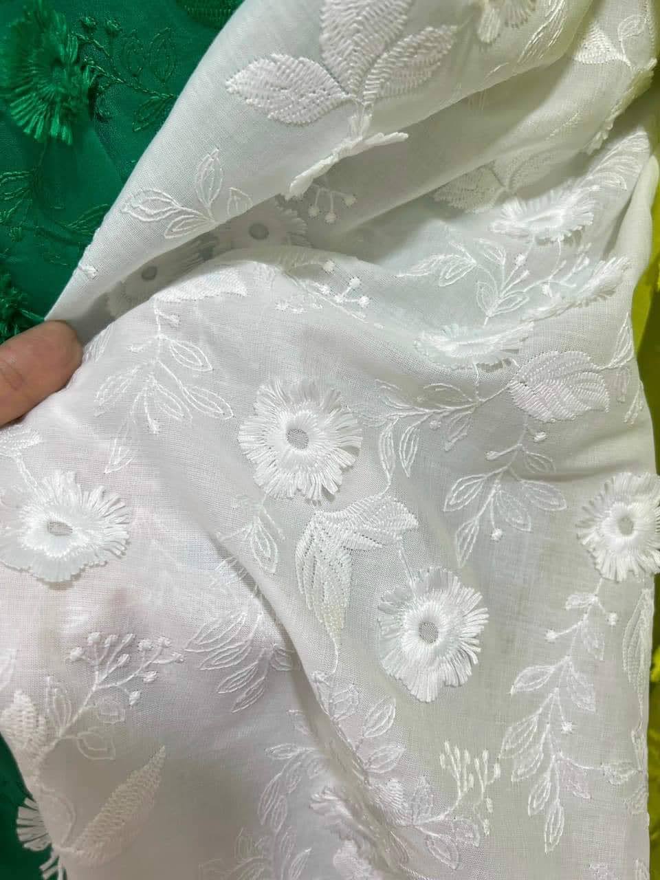Vải thô thêu hoa 3D tím cốm trắng hồng
