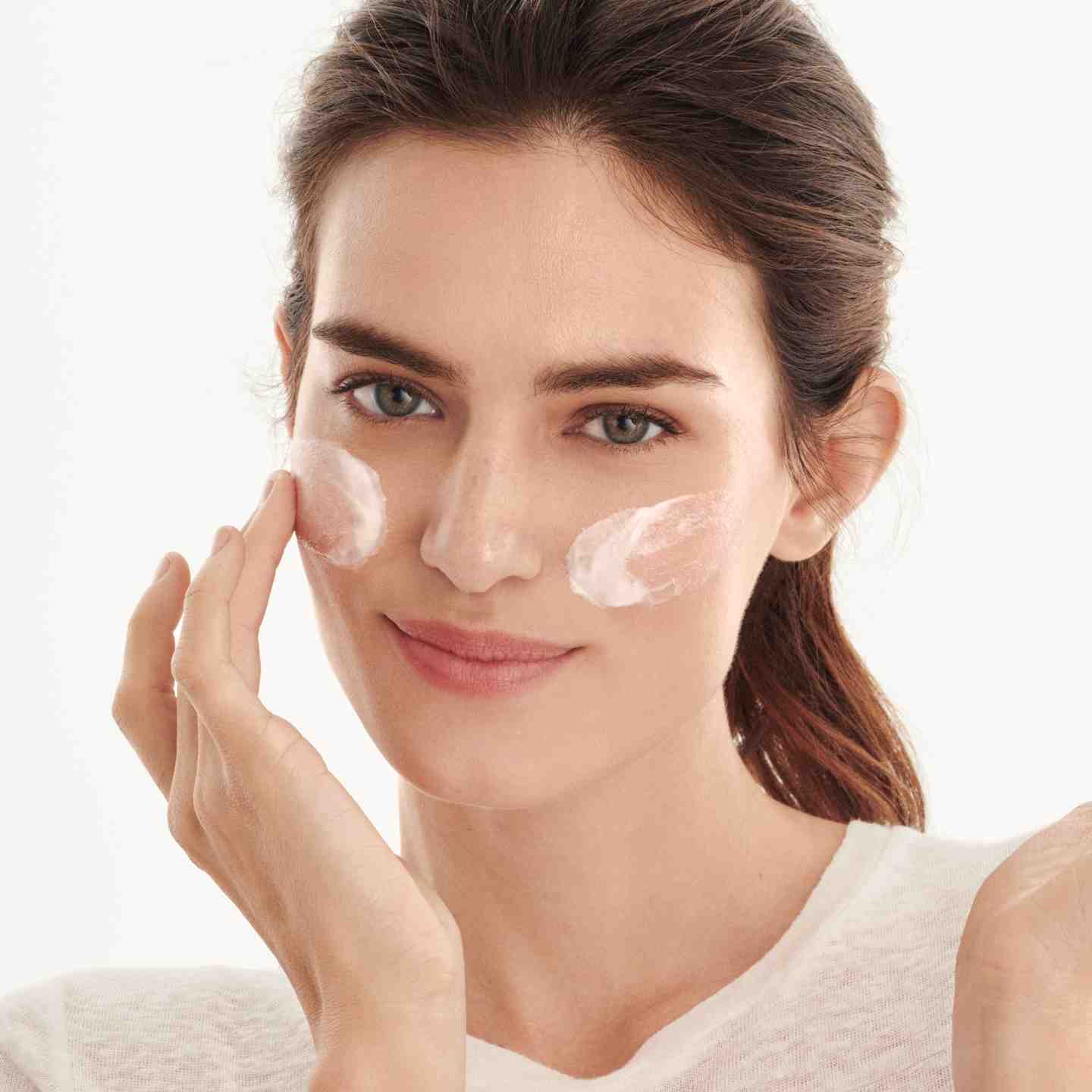 Glow Essentials Mask & Scrub with Vitamins E & B3