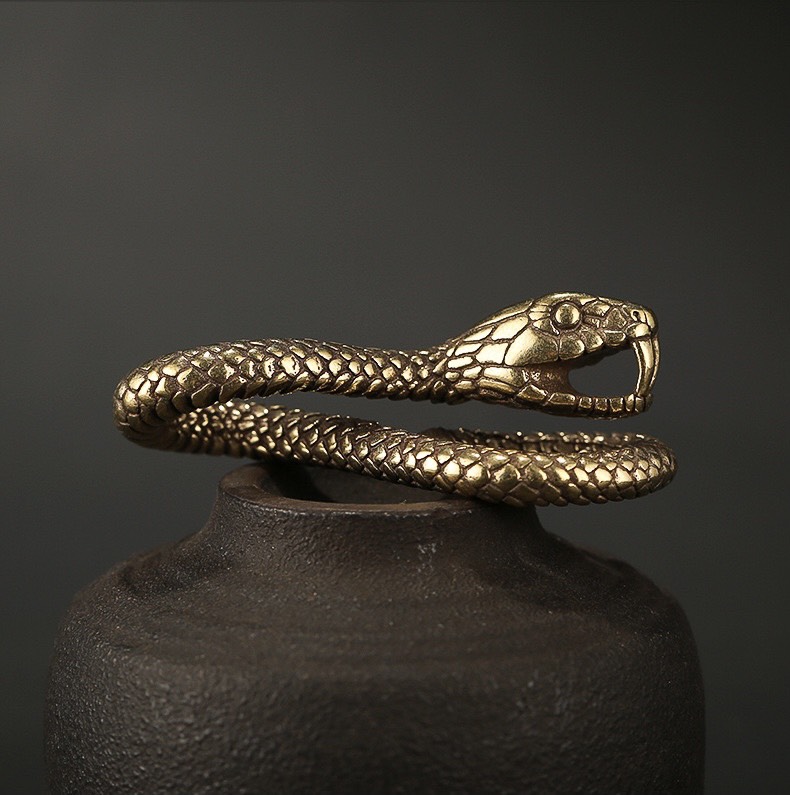 Tượng Nhỏ Phong Thủy Bằng Đồng Kiểu Dáng Con Rắn 2 Nanh (Kích Thước: 1.6 x 5cm)