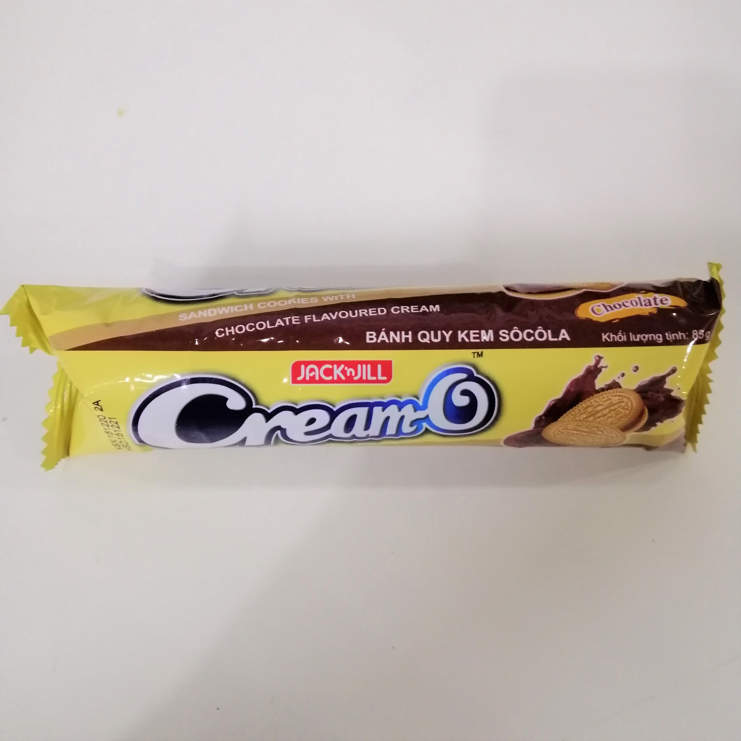 Bánh Quy Cream-O Kem Sôcôla (Cây 85g - Vàng)