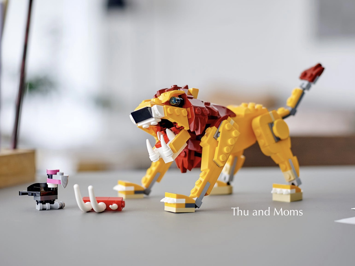 Lego Creator 31112 sư tử