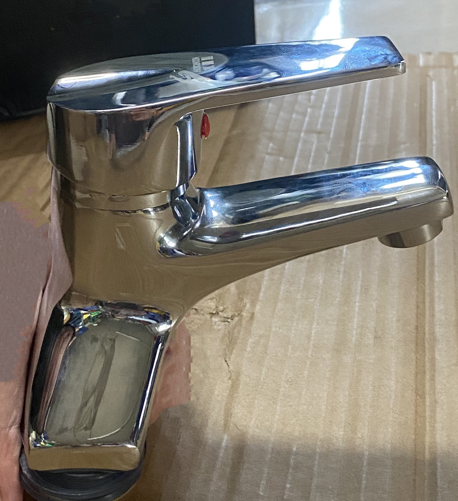 VÒI  CHẬU LAVABO NÓNG LẠNH 2 CHÂN.