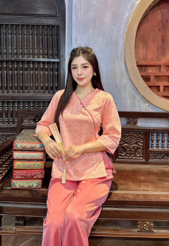 Pháp phục gấm lụa cổ chéo cúc bọc