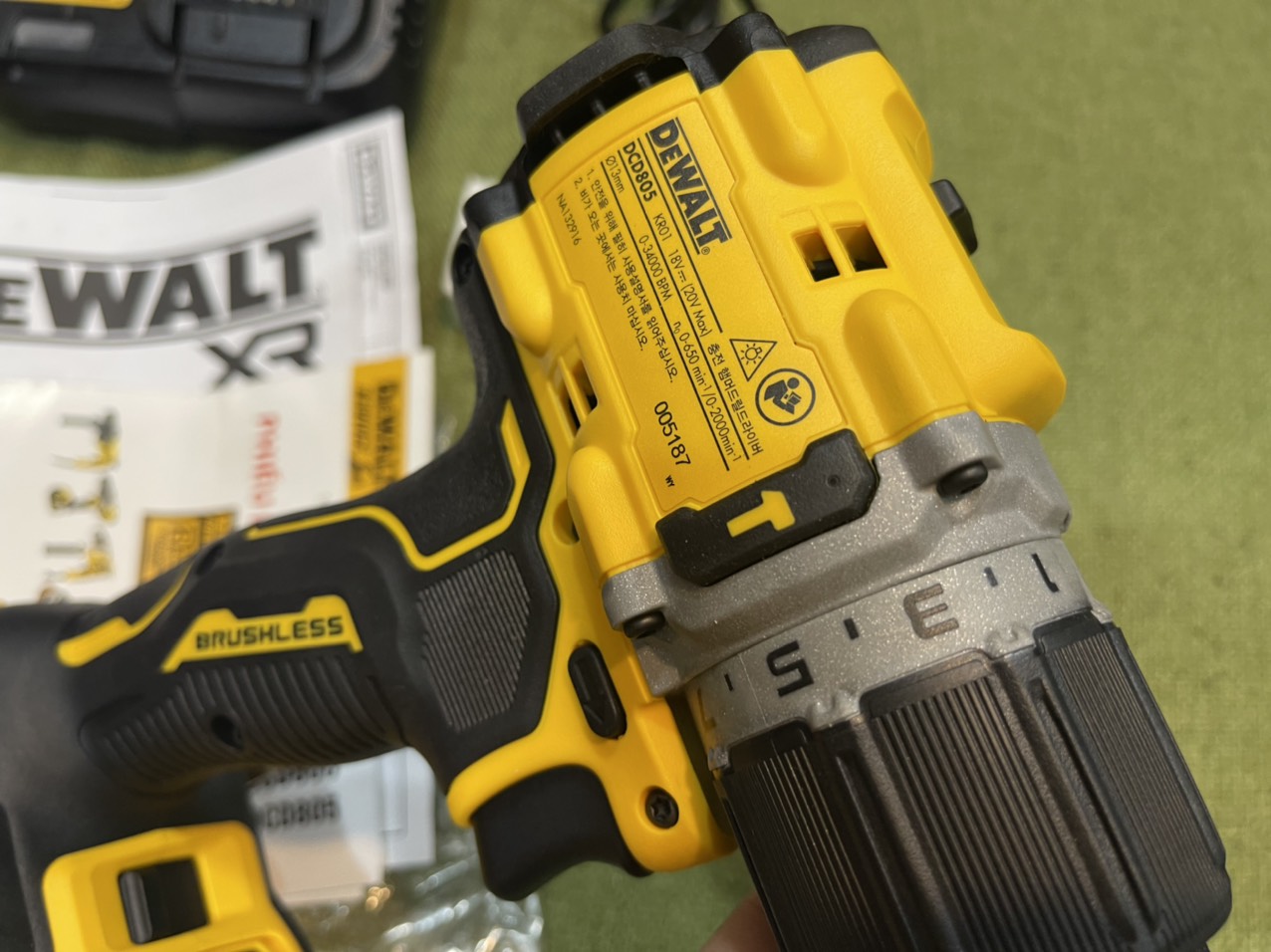 Máy khoan pin Dewalt DCD805N (Thân máy)