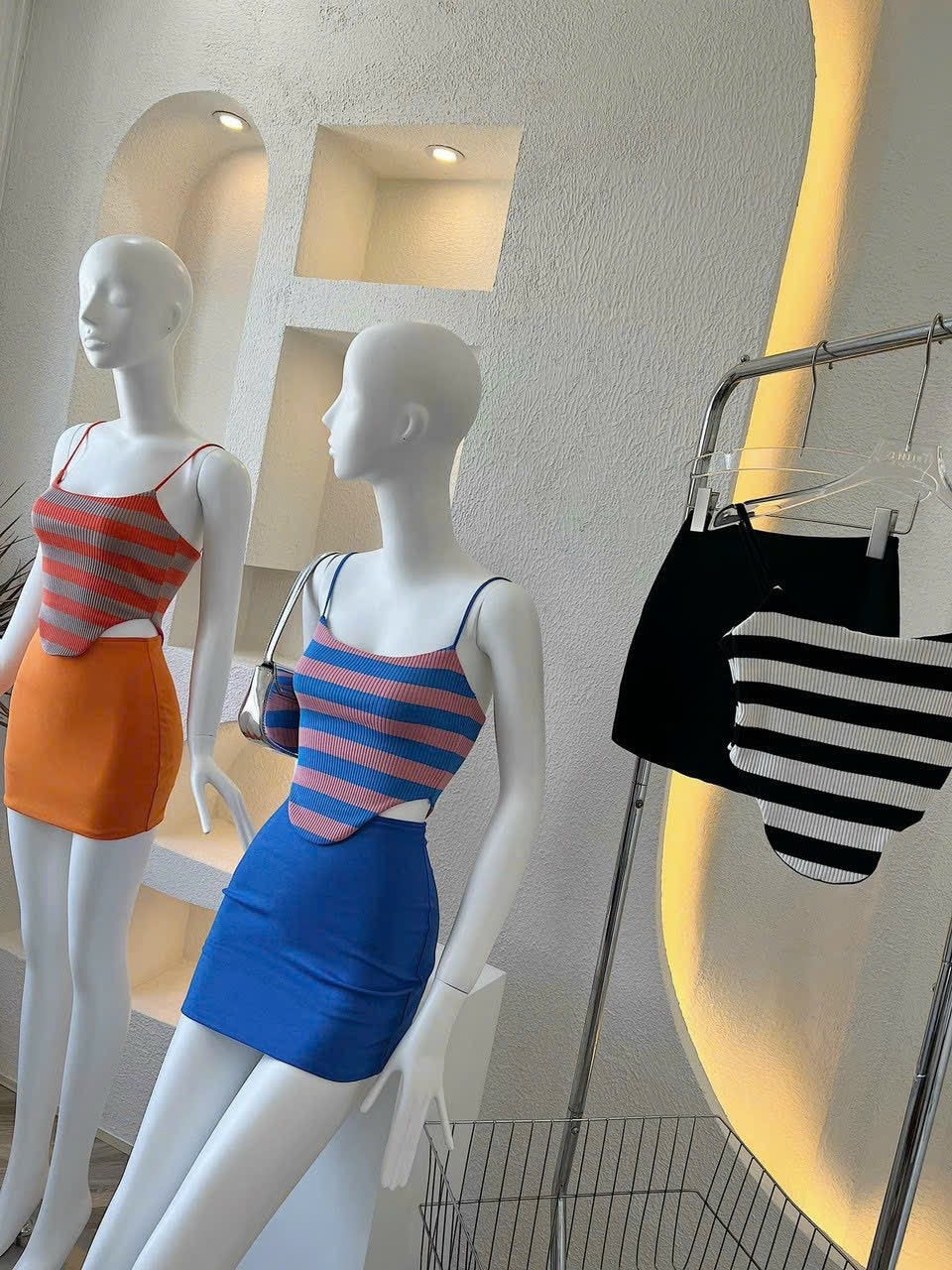 Áo 2 dây sọc vạt bầu UA1024 chất liệu thun gân, kiểu dáng nữ sexy trưởng thành