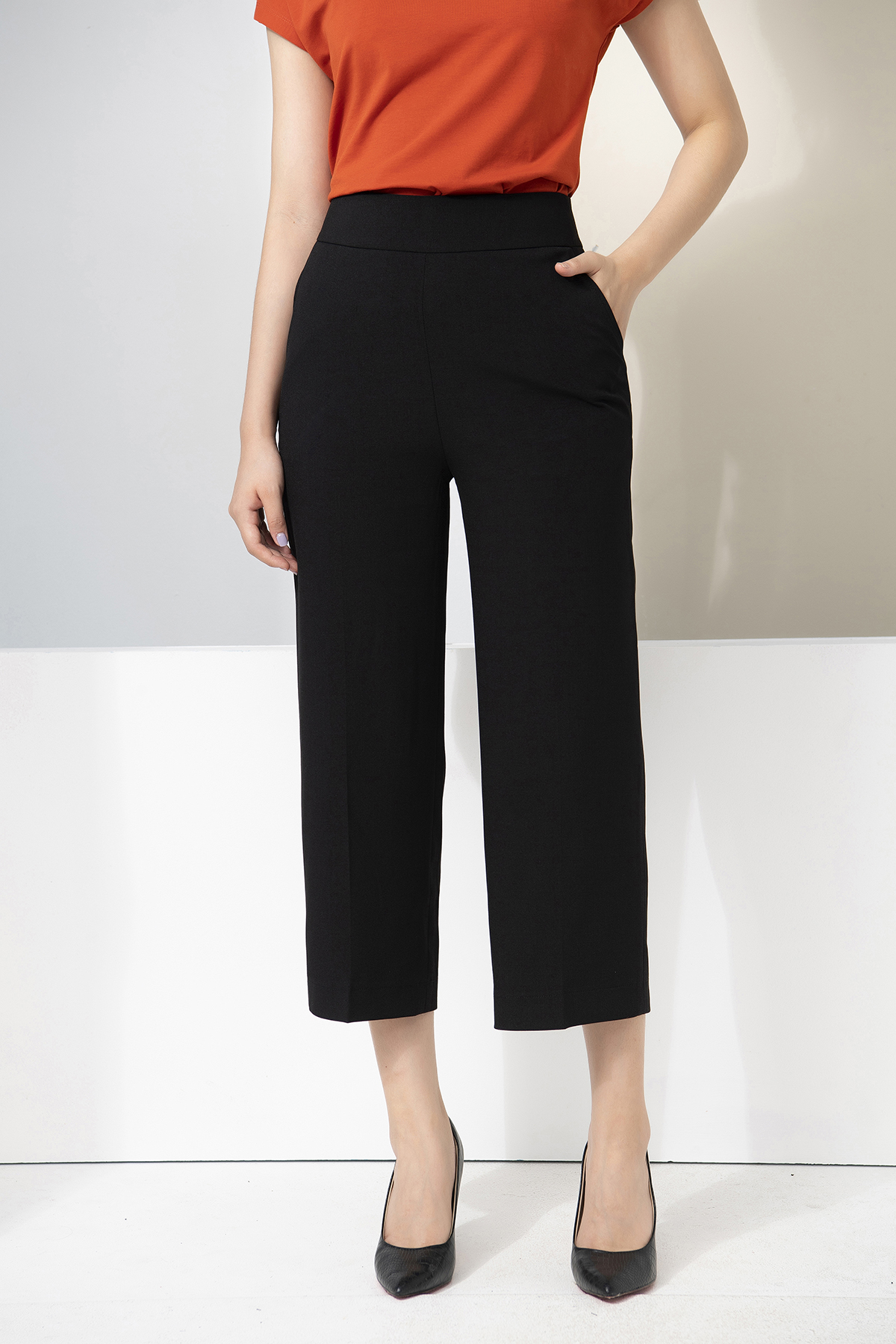 Quần Suông Ống Rộng Nữ LUPERI LFQD2100 Cạp Cao Dáng Lửng Khóa Sườn Vải Đũi Hàn Không Nhăn Cho Nữ Công Sở