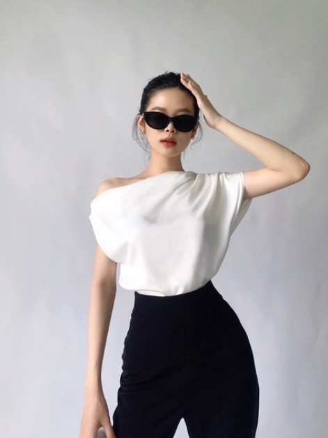 Velle design áo lụa cổ đổ isa chất lụa nhung hongkong cao cấp.