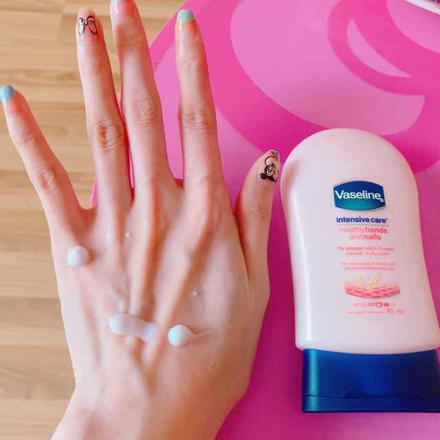 Kem Dưỡng Tay và Móng - Vaseline - Thái Lan