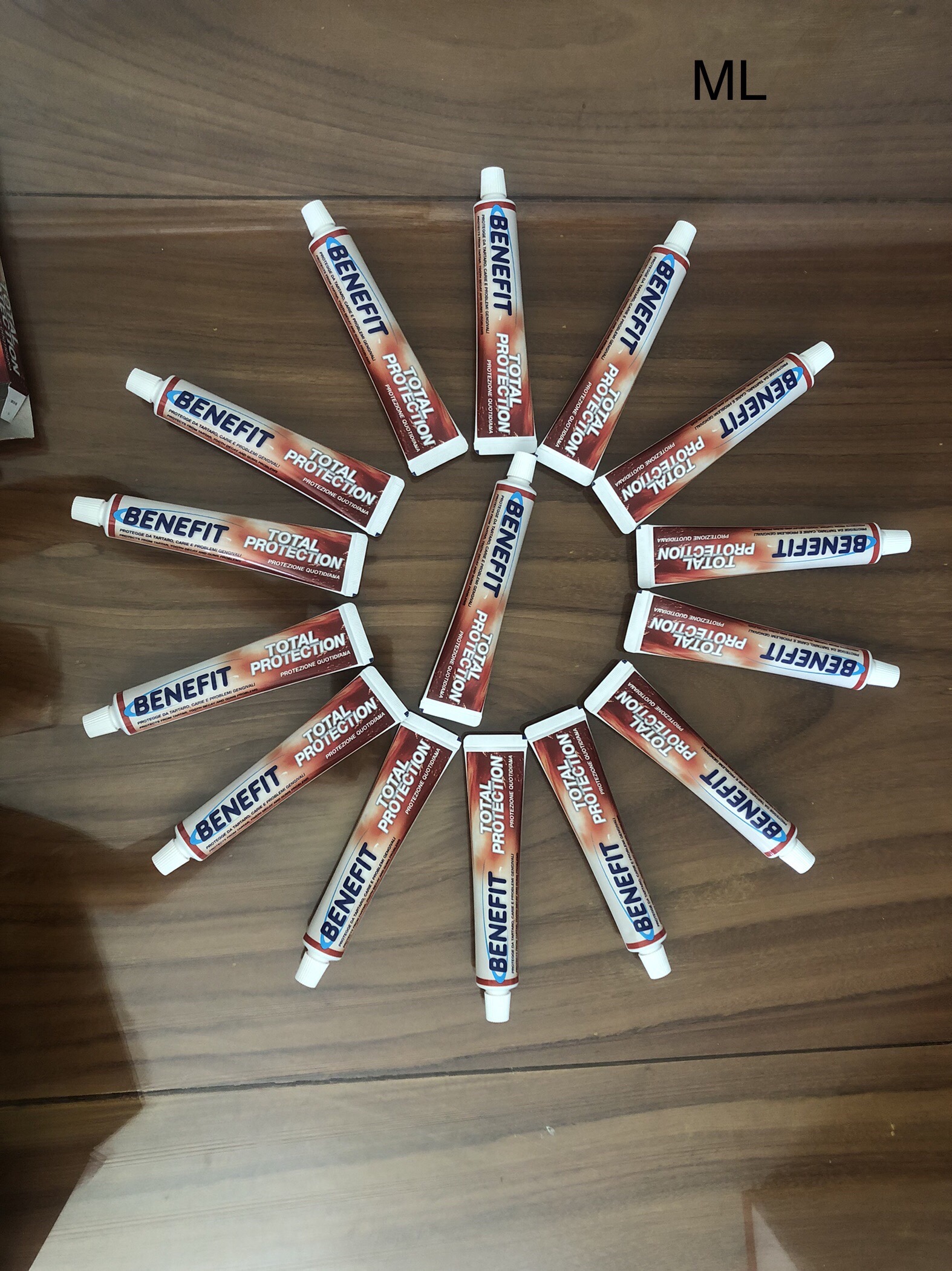 Kem đánh răng làm trắng răng Benefit 75 gr