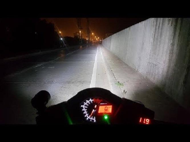 ĐÈN TRỢ SÁNG L4X T6 L2 Tặng Công tắc