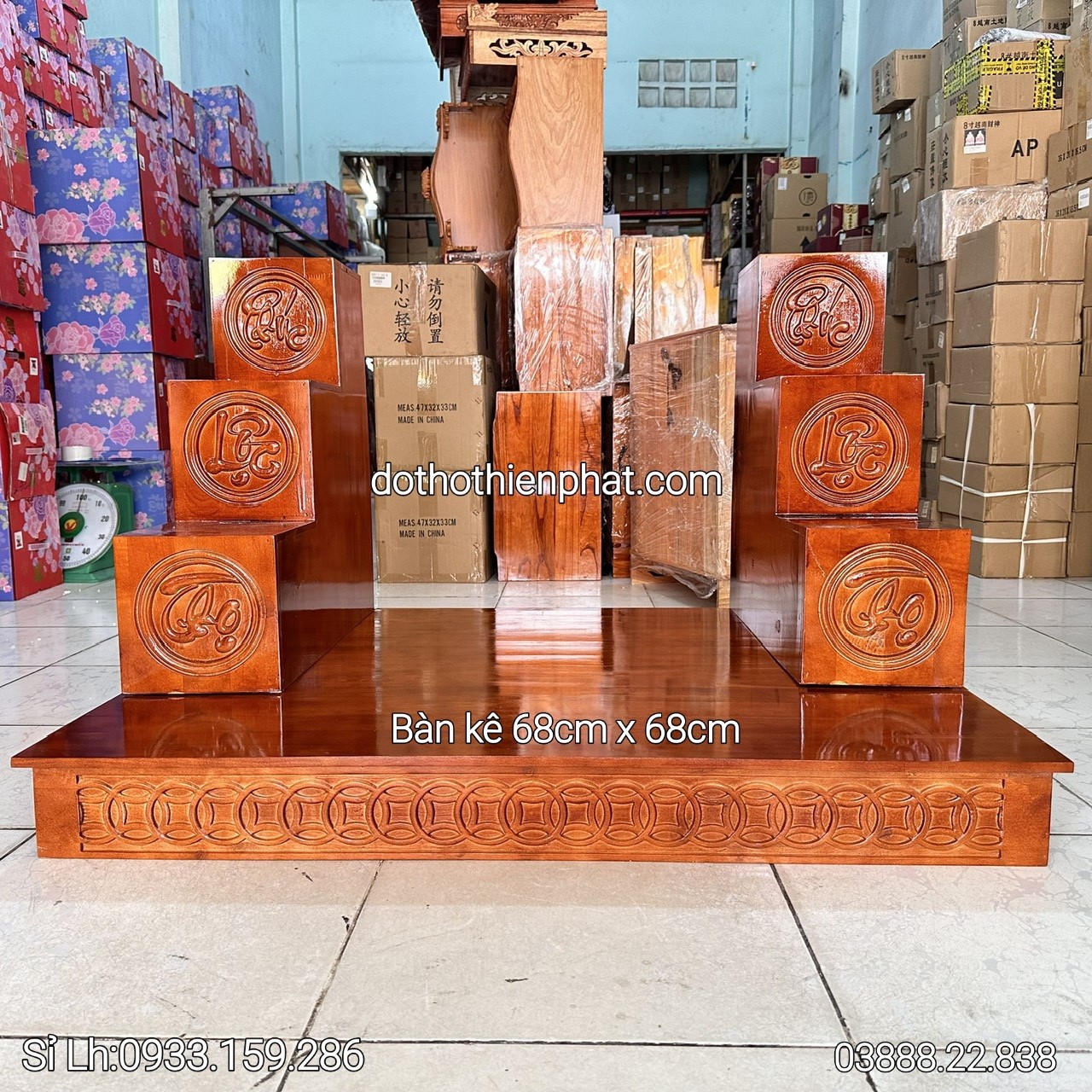 Bàn kê gỗ cao su đặt bàn thờ thần tài 68x 68cm lh: 03888.22.838