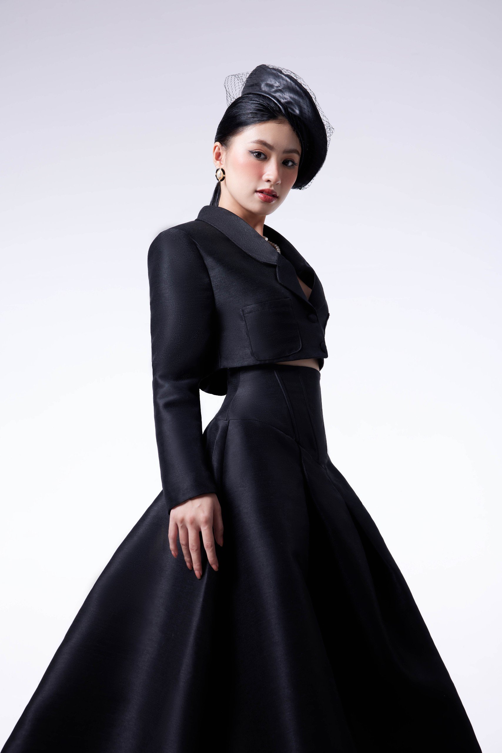 SET SÔ CÔ LA - SET VEST VÀ CHÂN VÁY DÀI_ CHẤT TAFTA
