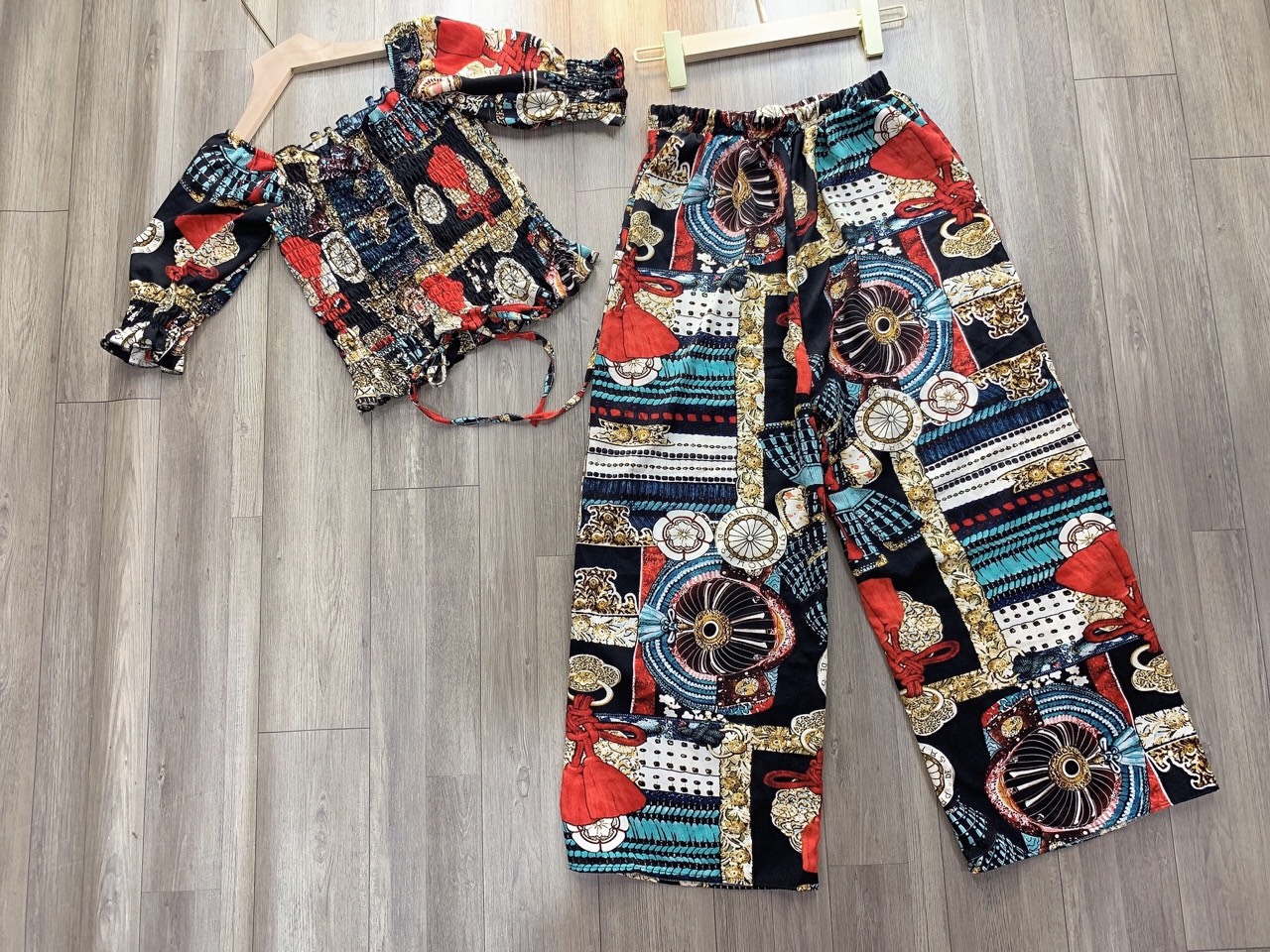 Set bộ nữ áo tay lỡ quần dài họa tiết thổ cẩm