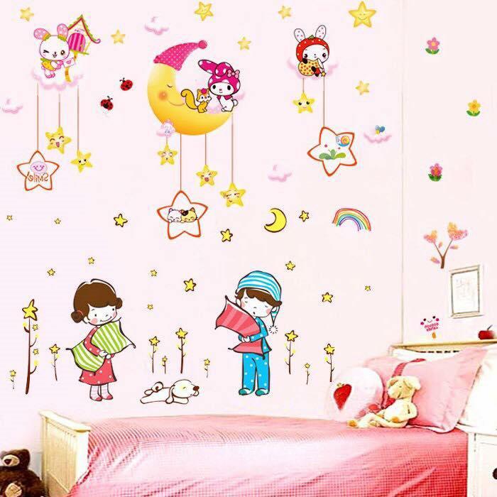 DECAL DÁN TƯỜNG THỎ YÊU TRĂNG VÀ BÉ ÔM GỐI
