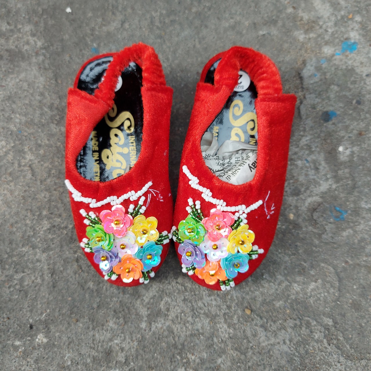 Hài thêu nhung quai hậu cho bé