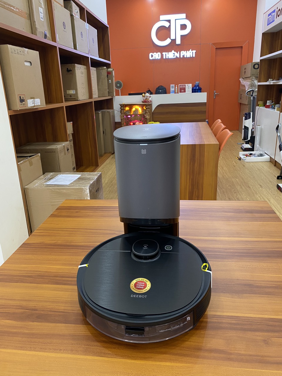 [HCM]Robot hút bụi lau nhà Ecovacs Deebot OZMO T8 AIVI PLUS