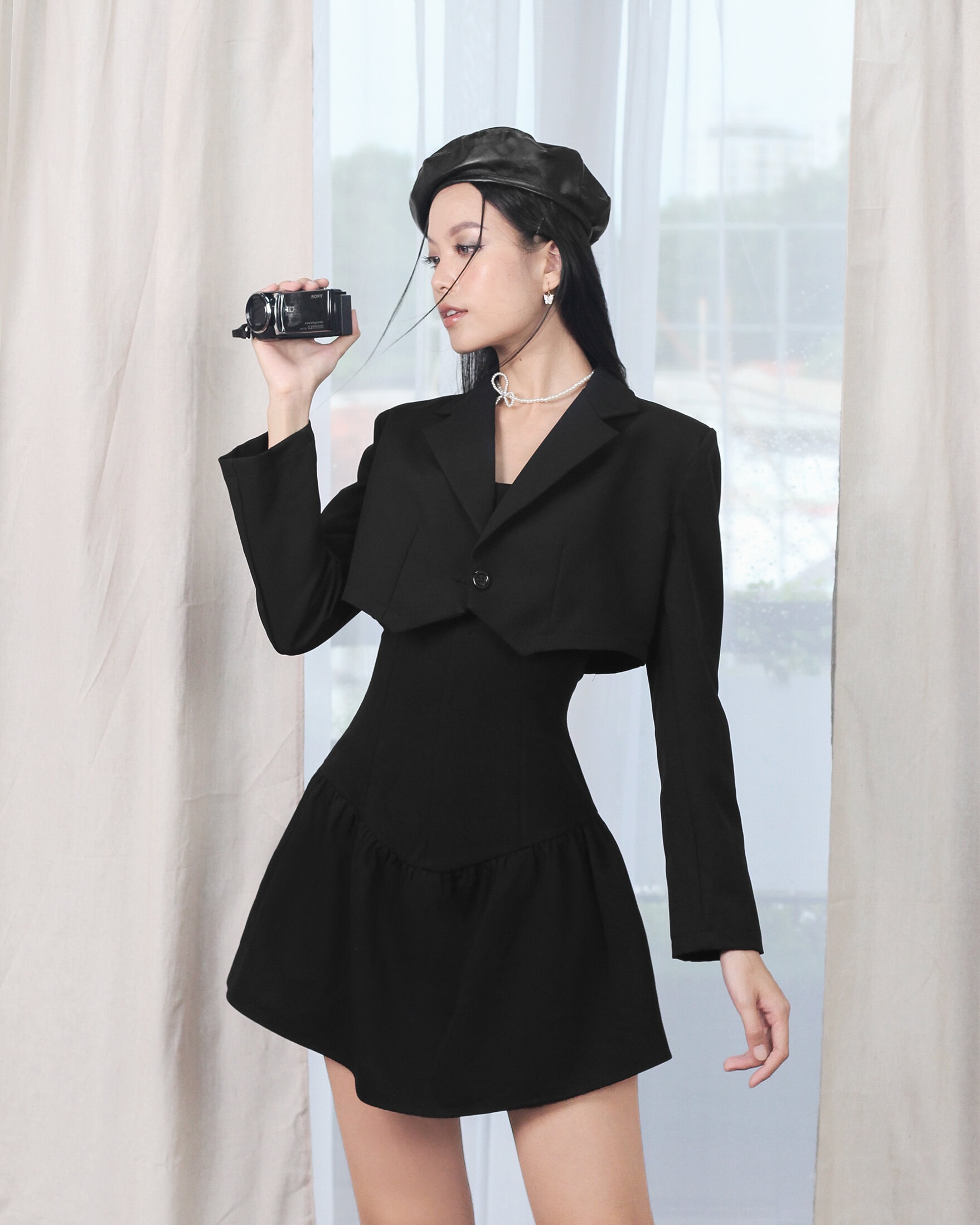 DALLA Áo blazer croptop vạt nhọn (BLZ02)