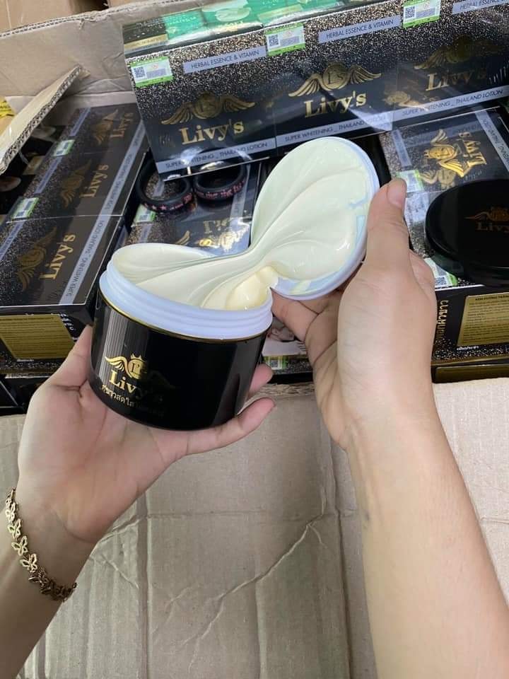 Kem body livy đen