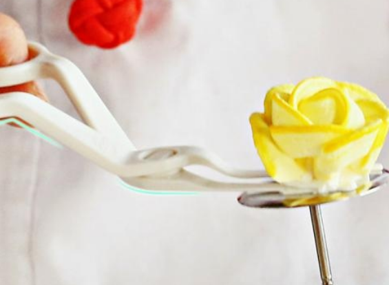 Kéo Nhựa Gắp/Cắt Bông Kem