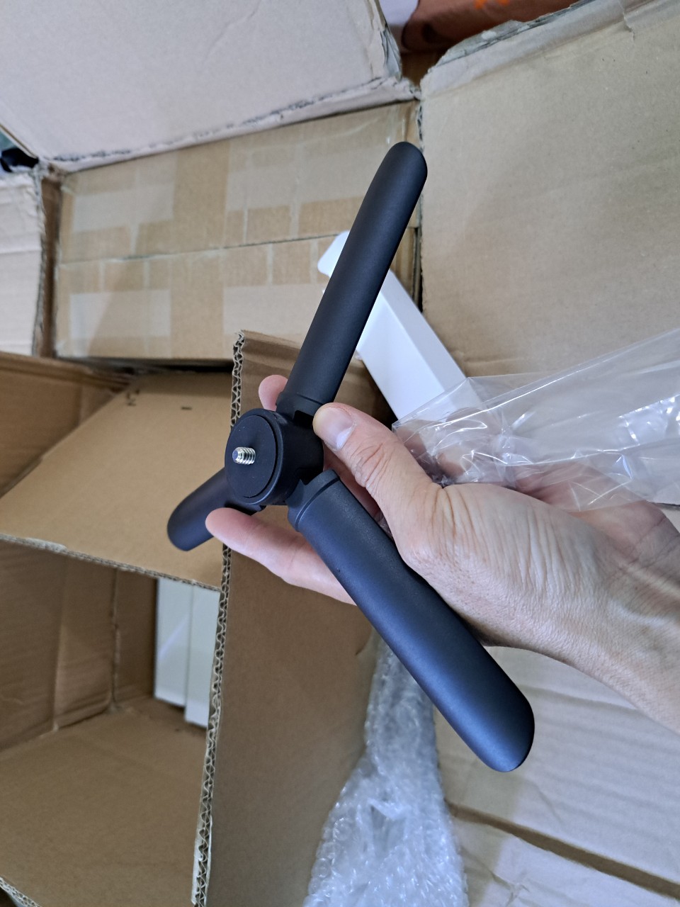 Tripod gimbal DJI Osmo 3 2 Ulanzi MT-10 hoặc dùng cho máy ảnh mirrorless điện thoại