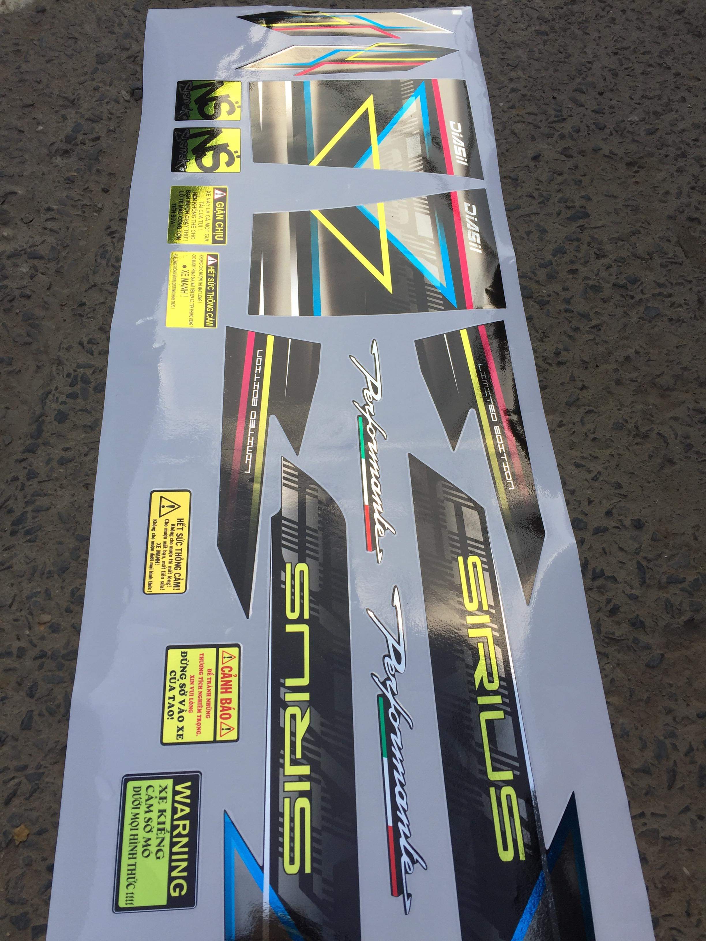 Tem rời sirius chỉ màu crom  dán xe đen