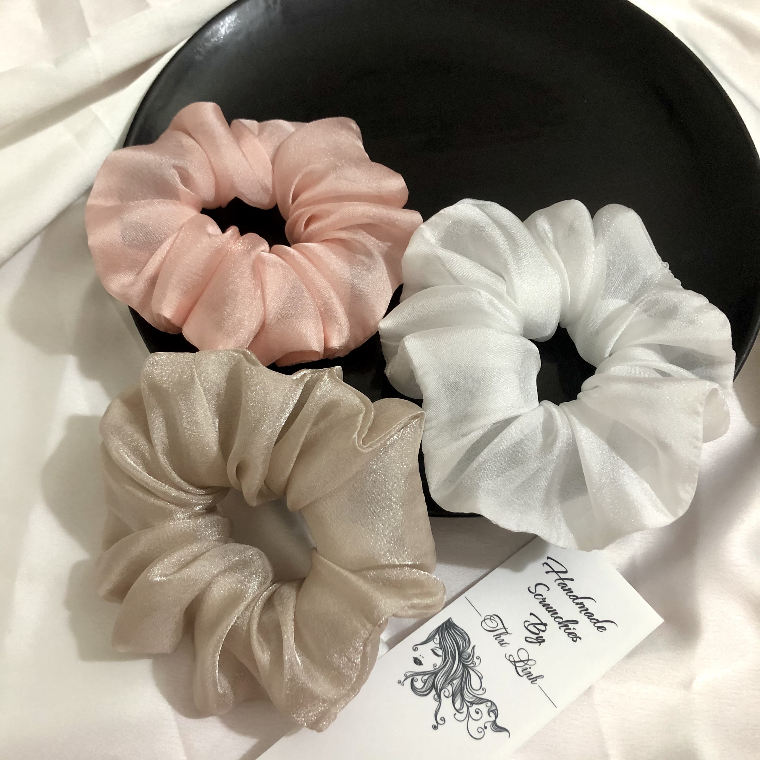 Scrunchies dây buộc tóc, cột tóc lụa ngọc trai cao cấp