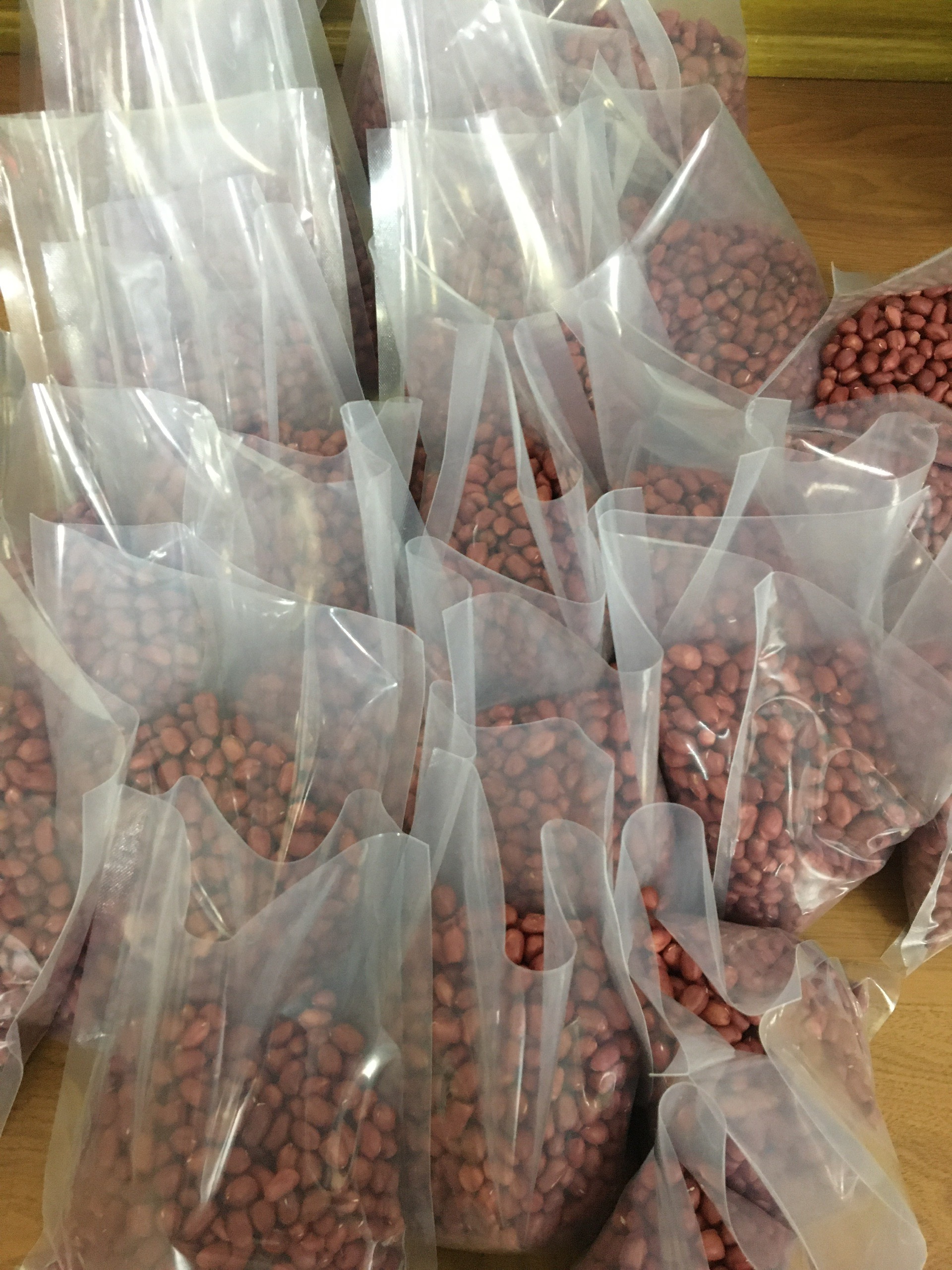Lạc đỏ (Đậu phộng) bóc tay Giao Thuỷ