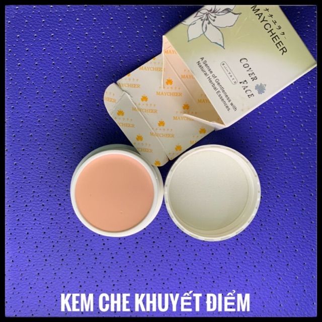 Kem che khuyết điểm và cọ tém