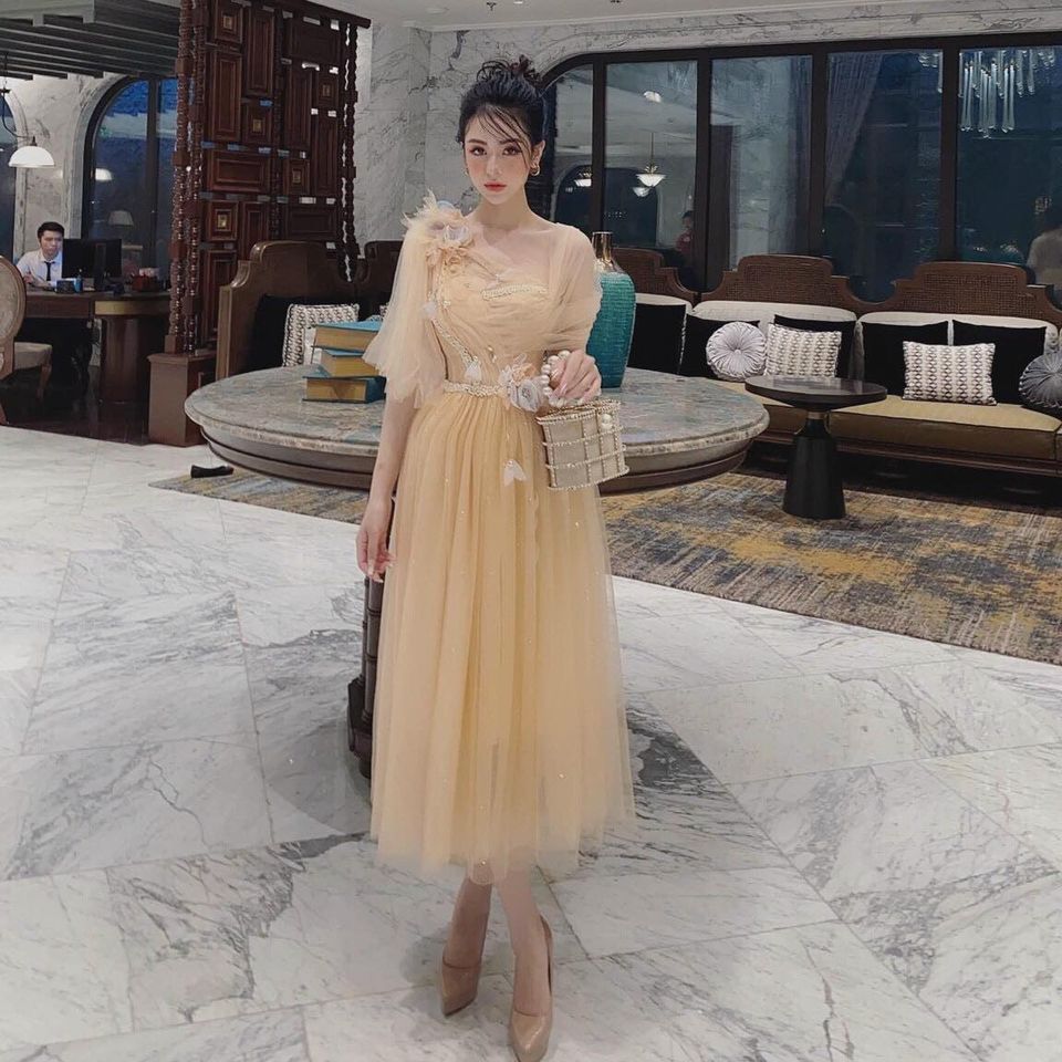Đầm xoè dự tiệc lệch vai tay loa kết hoa TRIPBLE T DRESS chất lưới nhũ - size M/L- MS218V