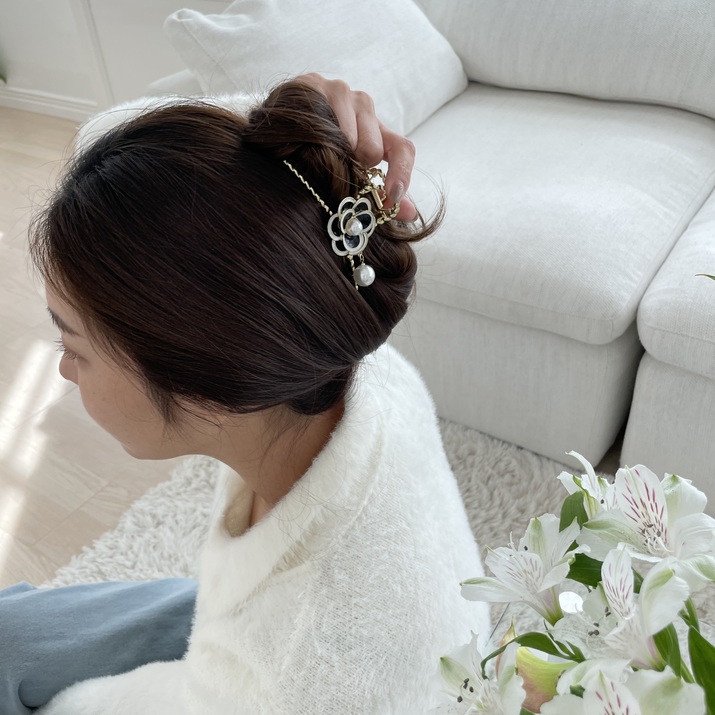 Kẹp tóc kim loại đính hoa Modleaf Chain Rose pin Hàn Quốc
