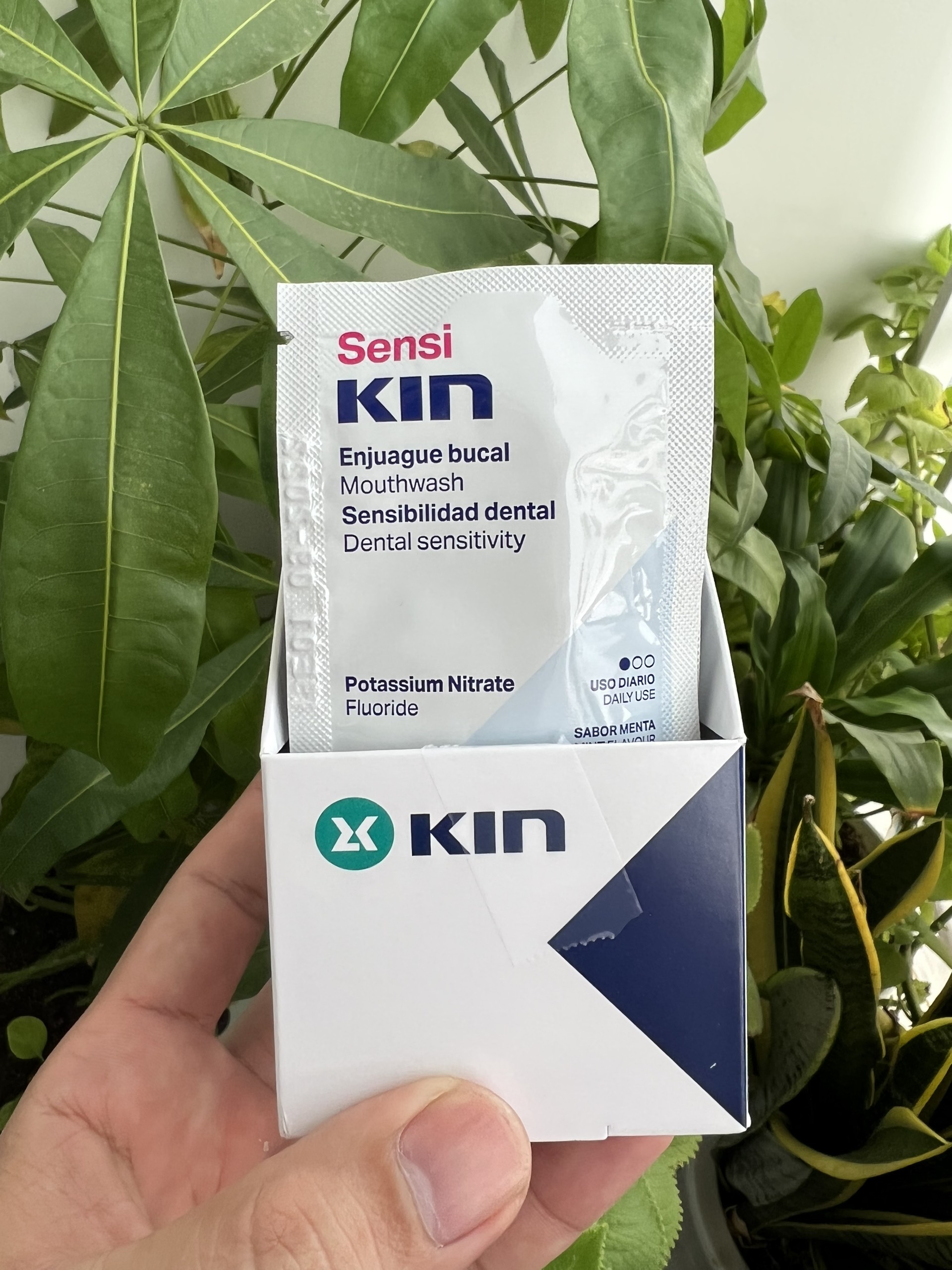 [MINI SIZE] Nước súc miệng ngăn ngừa ê buốt Sensi Kin 12ml