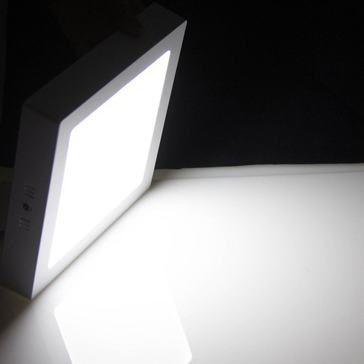 Đèn LED ốp trần vuông 18W