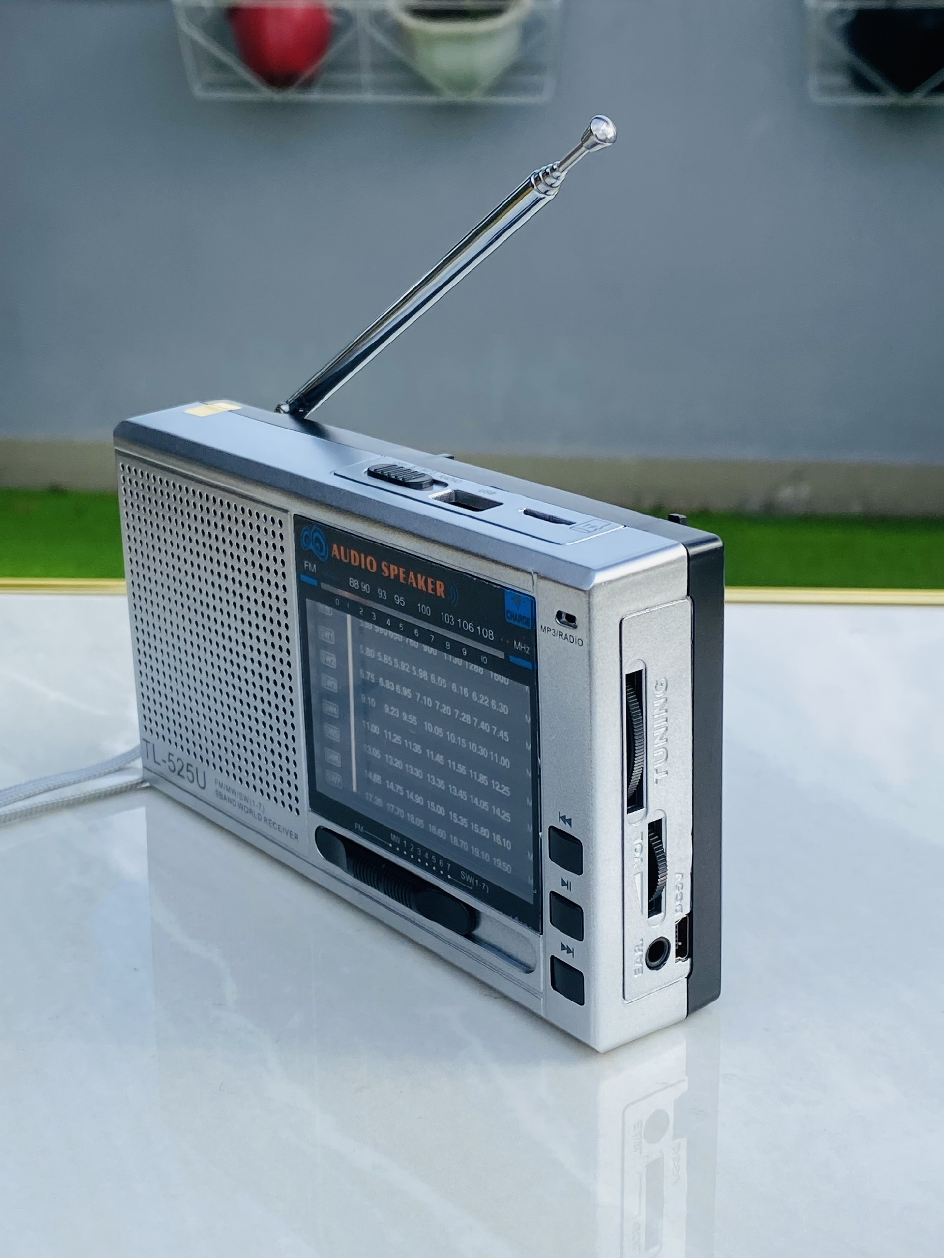 [xả kho] Đài FM Sony SW-525U - MTMax nghe đài , làm quà tặng ông bà cha mẹ