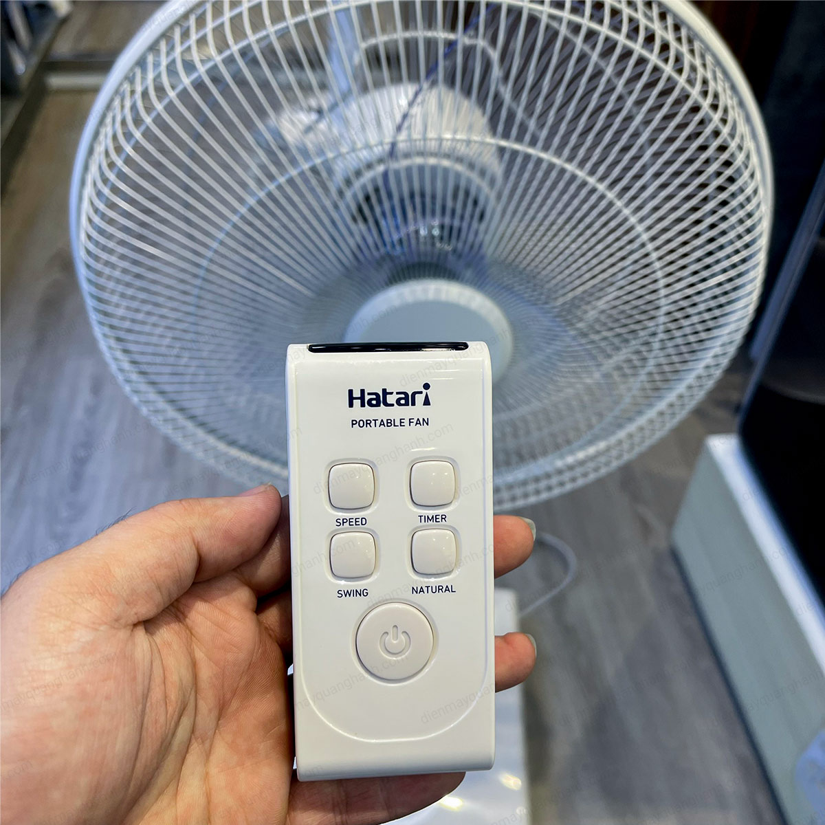 Quạt lửng Hatari HT-S16R2 (có điều khiển từ xa) THÁI LAN