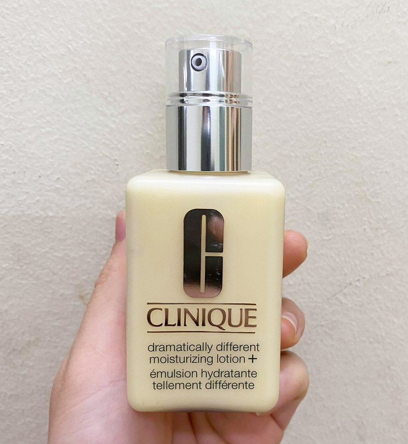 Kem Dưỡng Ẩm Clinique Dramatically Different Cho Da Khô, 50ml