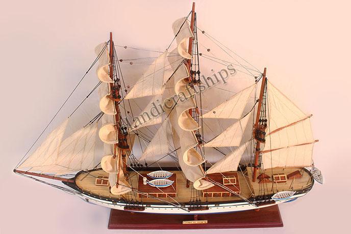 Thuyền buồm trang trí Tết (Gorch Fock - Thân 60cm)
