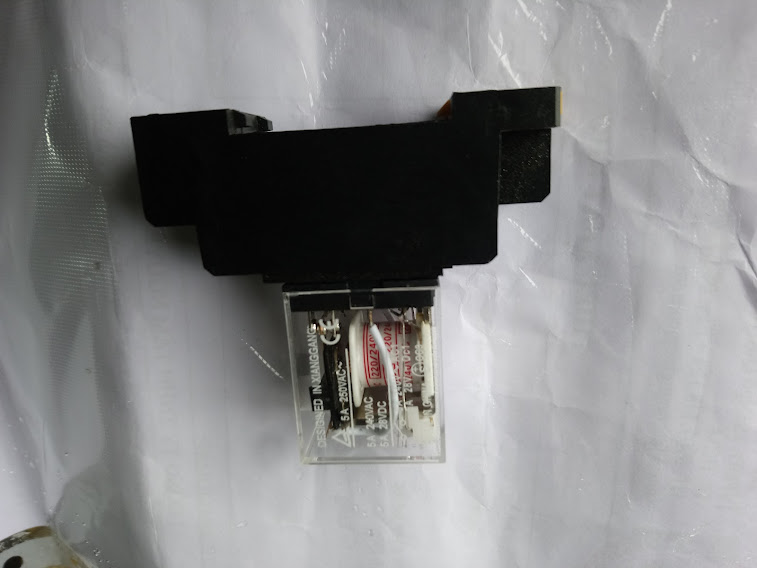 Relay (rờ le) trung gian MY2N 8 chân 220V + đế cắm