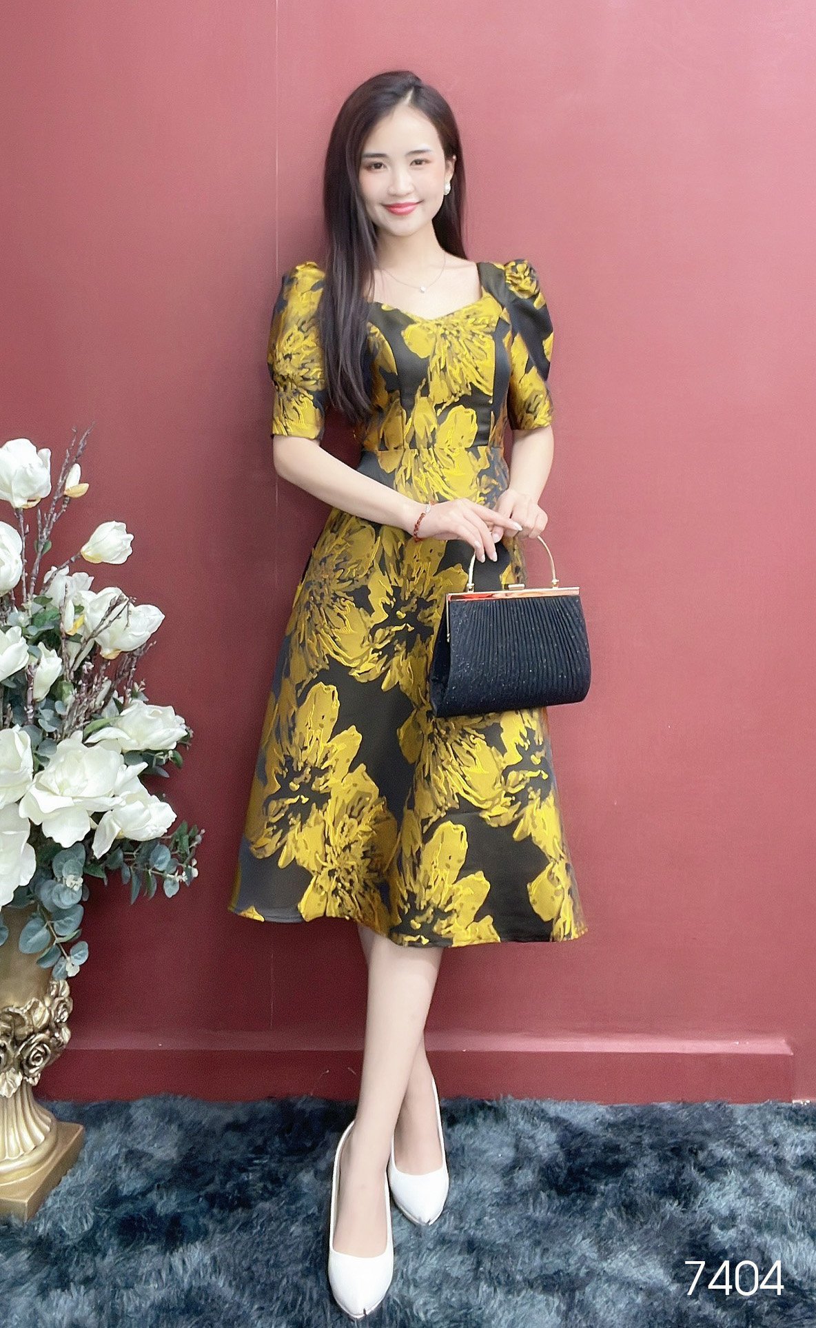 Đầm EMY EM7404 Xoè Gấm Taffta Vàng