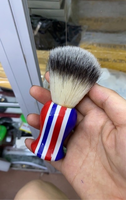 Chổi quét bọt cạo râu kẻ sọc