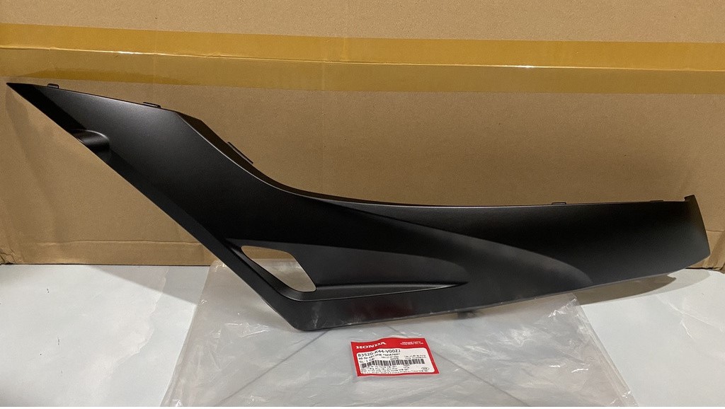 Front right floor/Right Vision 2014 to 2020 Black genuine Honda.