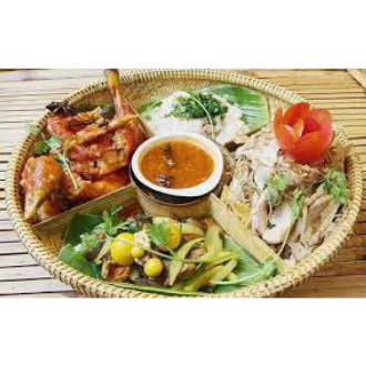 Mẹt tre chia ngăn đựng đồ ăn đẹp mắt