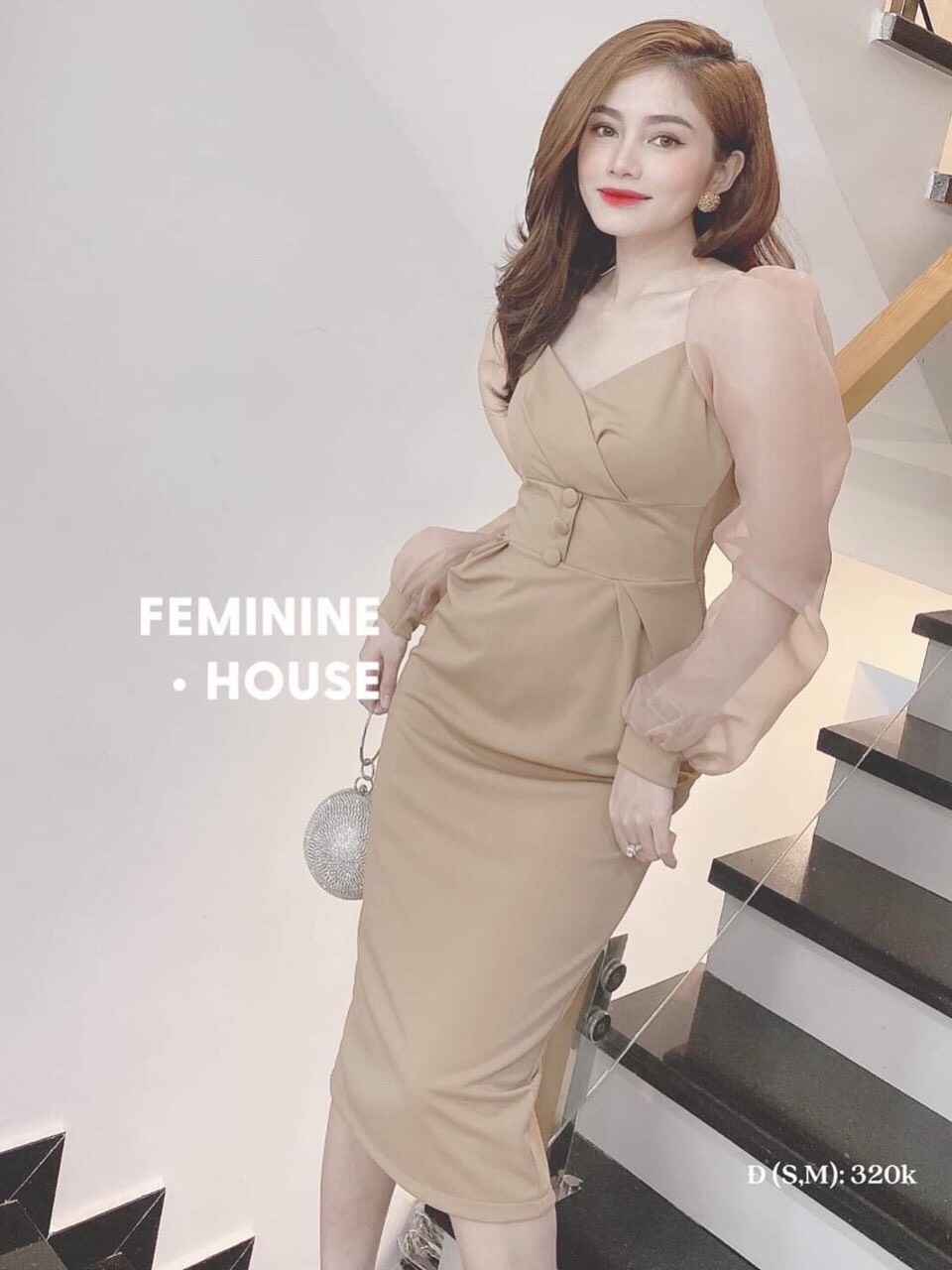 Đầm body cổ tim phối tay voan