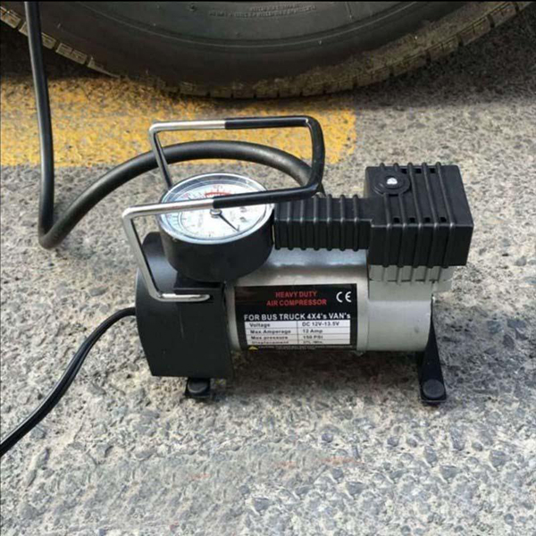 Bơm lốp, bơm hơi điện ô tô xe máy mini 12V