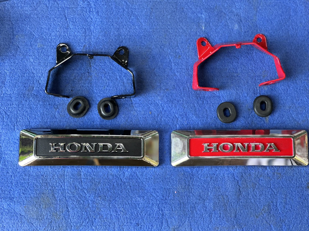 Logo Honda gắn phuộc trước xe 67, CD, CL...
