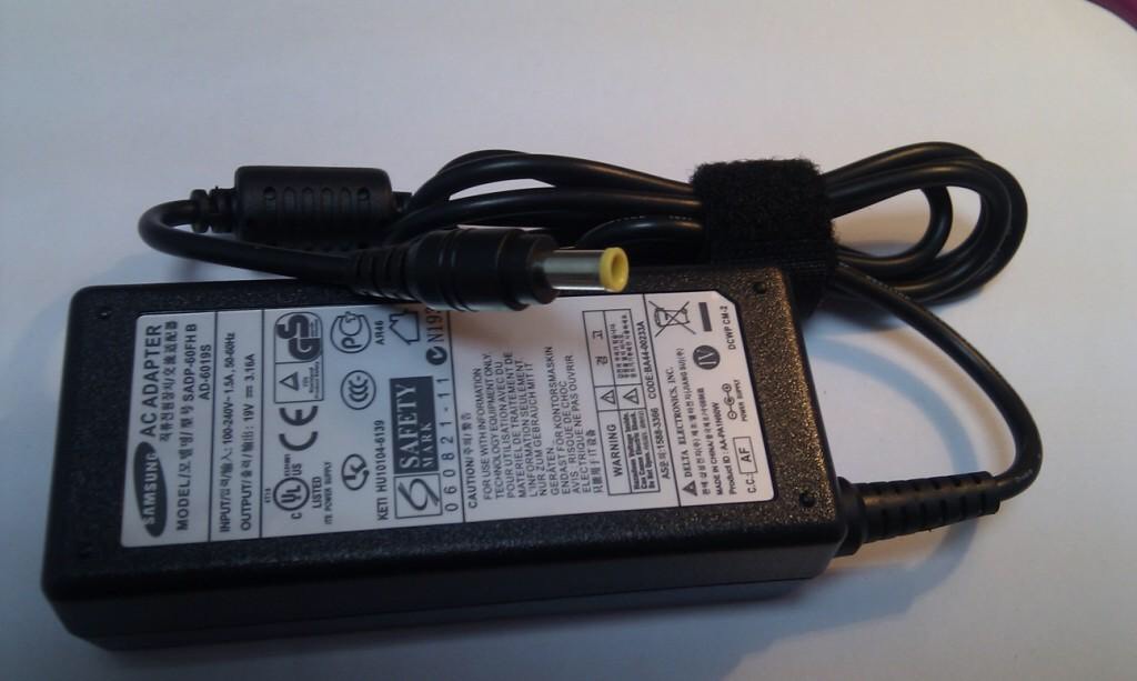 [HCM]SẠC LAPTOP SAMSUNG 19V - 4.74A 90W